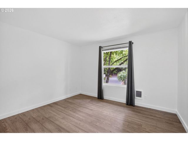 5482 Sw ALGER Ave 12, Beaverton, OR 97005