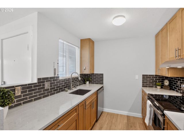 5482 Sw ALGER Ave 12, Beaverton, OR 97005