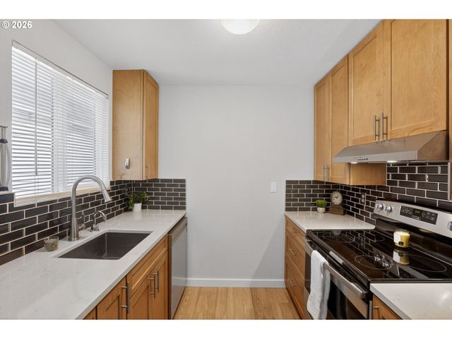5482 Sw ALGER Ave 12, Beaverton, OR 97005