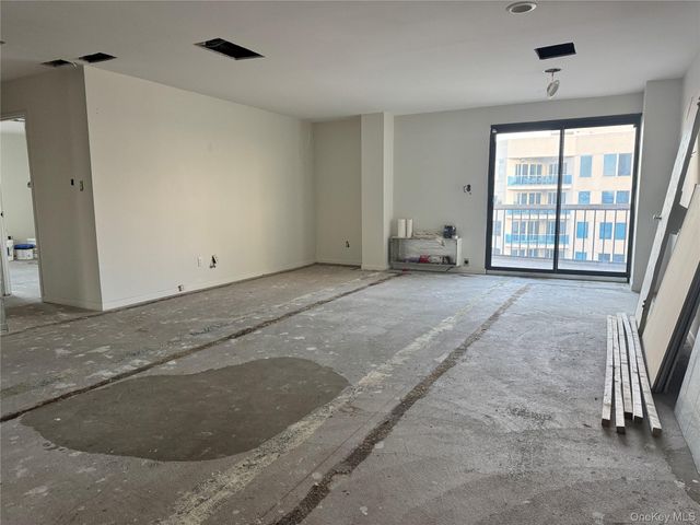 360 Shore Road 8L, Long Beach, NY 11561