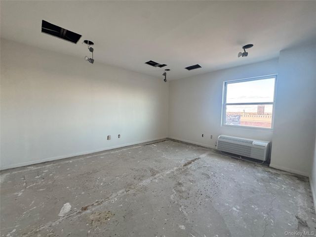 360 Shore Road 8L, Long Beach, NY 11561