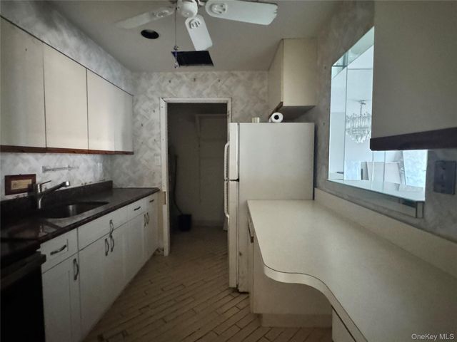 360 Shore Road 8L, Long Beach, NY 11561