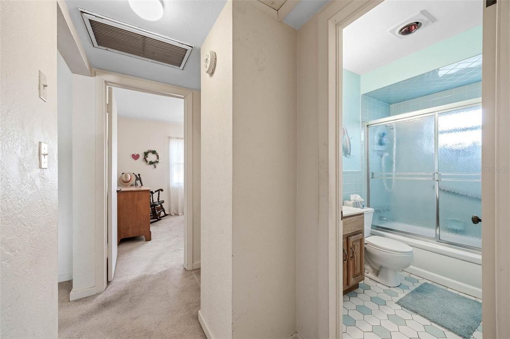 Image 14 of property listing at 4626 22ND STREET N, St Petersburg, FL 33714