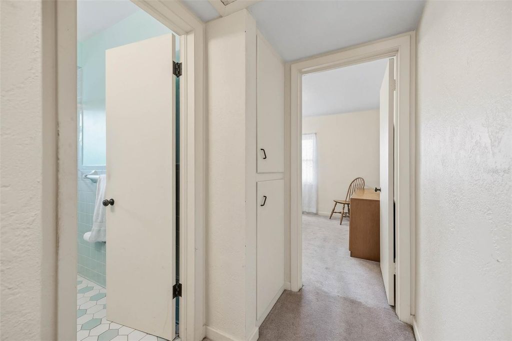 Image 18 of property listing at 4626 22ND STREET N, St Petersburg, FL 33714