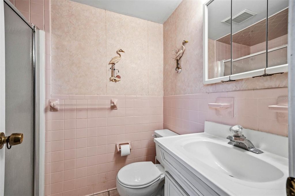 Image 23 of property listing at 4626 22ND STREET N, St Petersburg, FL 33714