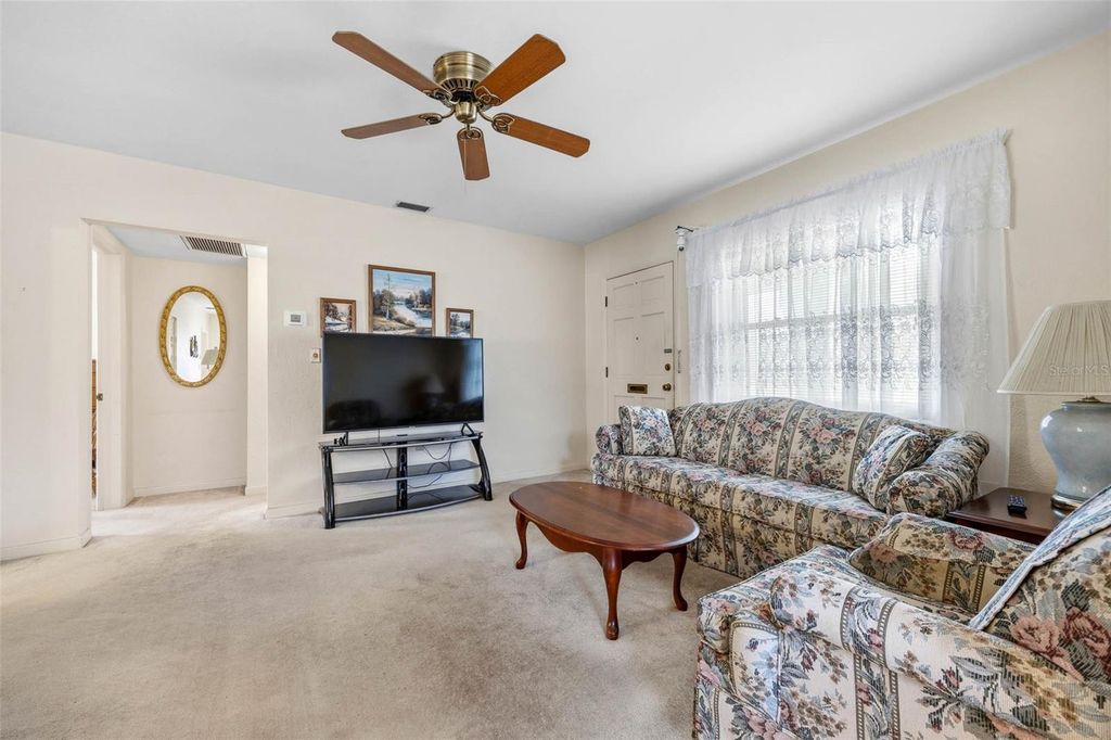 Image 5 of property listing at 4626 22ND STREET N, St Petersburg, FL 33714