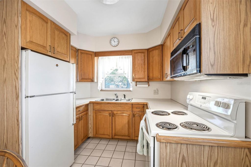 Image 10 of property listing at 4626 22ND STREET N, St Petersburg, FL 33714