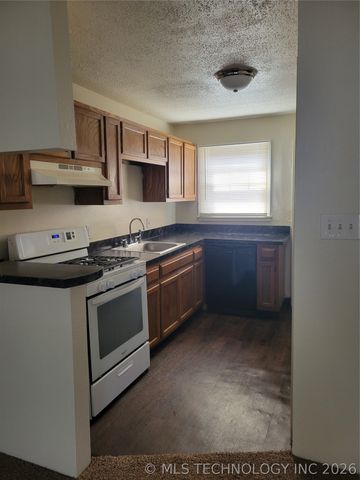 1327 E 38th Street D, Tulsa, OK 74105