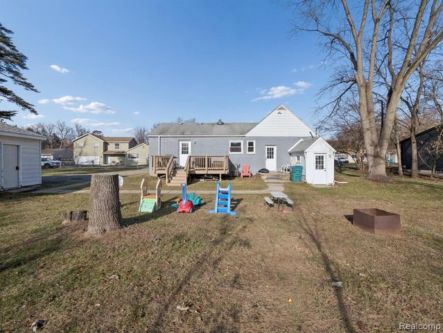 290 Vinona Terrace, Commerce Twp, MI 48382