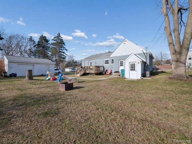 290 Vinona Terrace, Commerce Twp, MI 48382