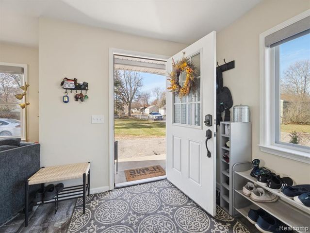 290 Vinona Terrace, Commerce Twp, MI 48382