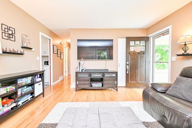 5460 Starcrest Drive, Delhi Twp, OH 45238