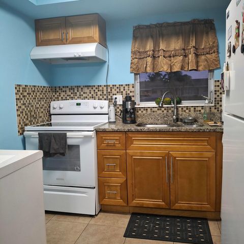 2569 Dudley Drive W D, West Palm Beach, FL 33415