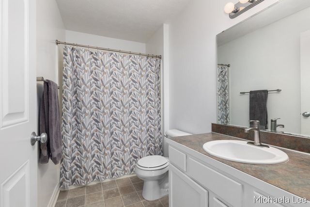 12265 S Crystal Waters Drive 5, Holland, MI 49424