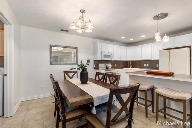12265 S Crystal Waters Drive 5, Holland, MI 49424