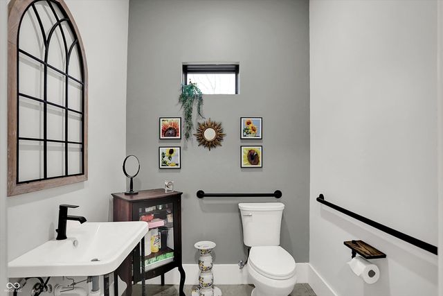 8257 S County Road 1075 W, Charlottesville, IN 46117