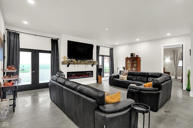 8257 S County Road 1075 W, Charlottesville, IN 46117