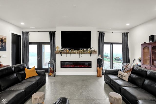 8257 S County Road 1075 W, Charlottesville, IN 46117