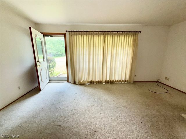142 N Main Street N, Youngstown, OH 44515
