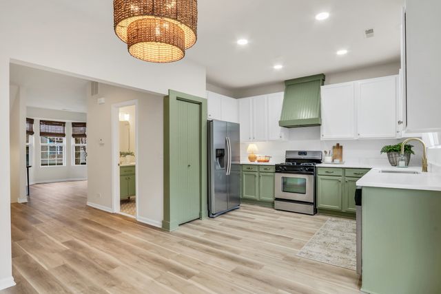 983 Ellsworth Drive, Grayslake, IL 60030