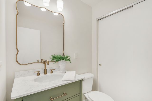 983 Ellsworth Drive, Grayslake, IL 60030