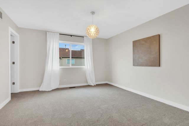 983 Ellsworth Drive, Grayslake, IL 60030