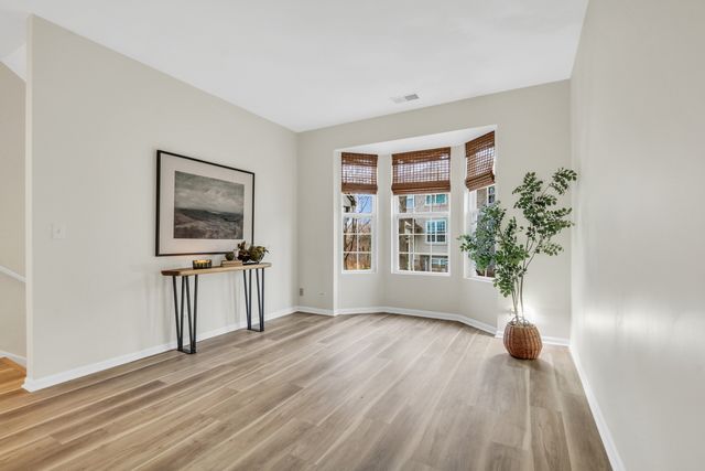 983 Ellsworth Drive, Grayslake, IL 60030