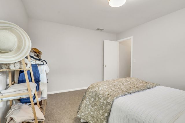 983 Ellsworth Drive, Grayslake, IL 60030