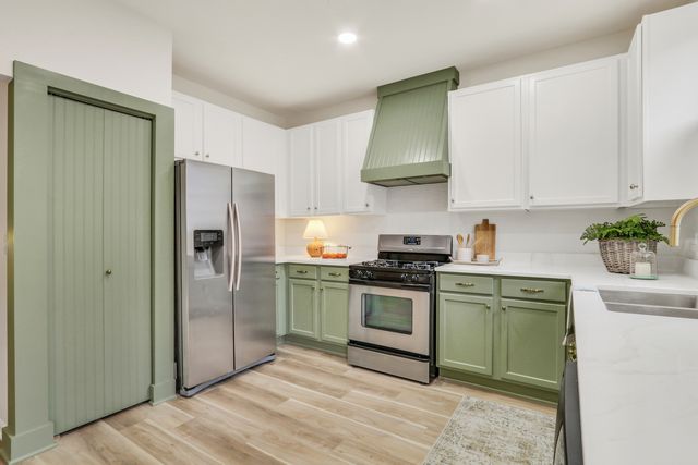 983 Ellsworth Drive, Grayslake, IL 60030