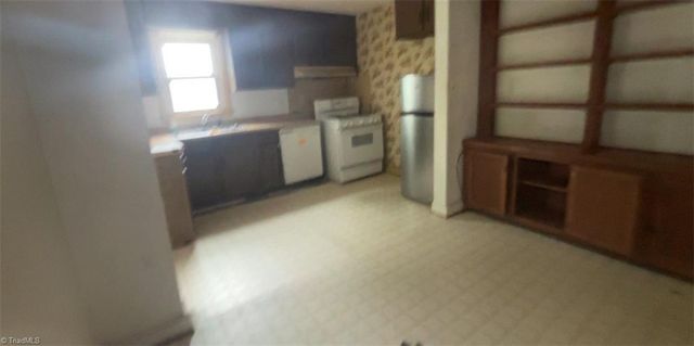 902 Ross Avenue, Greensboro, NC 27406