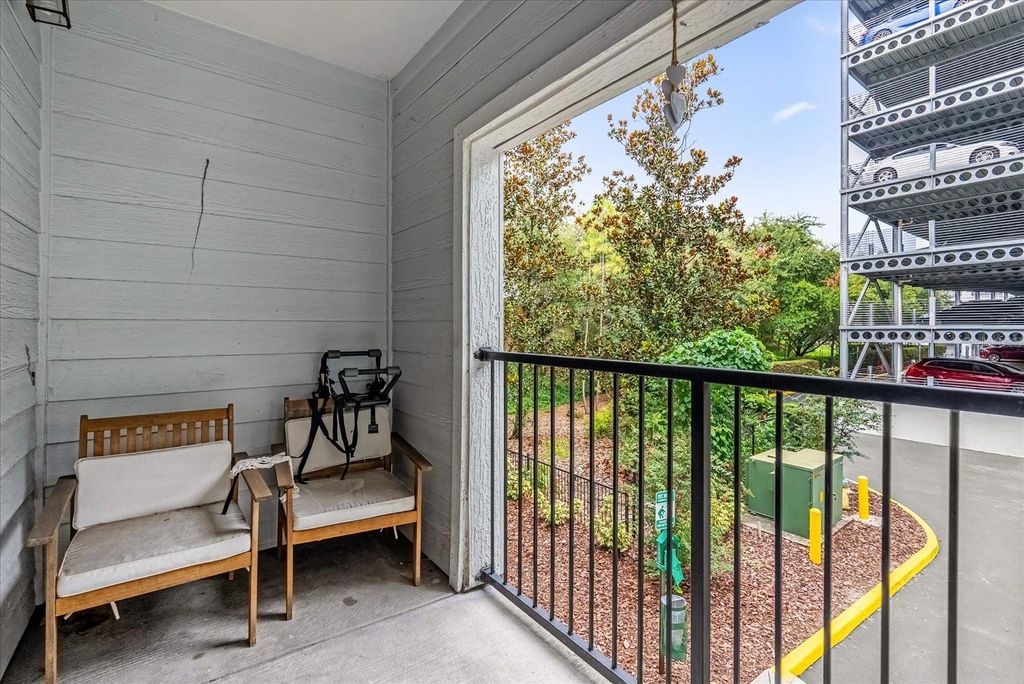 Image 18 of property listing at 304 E SOUTH STREET 2026, Orlando, FL 32801