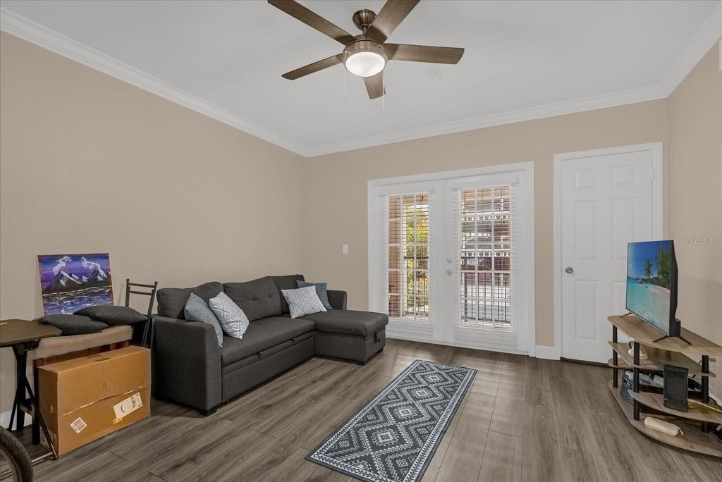 Image 5 of property listing at 304 E SOUTH STREET 2026, Orlando, FL 32801