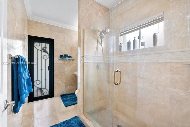16732 NW 89th Pl, Miami Lakes, FL 33018