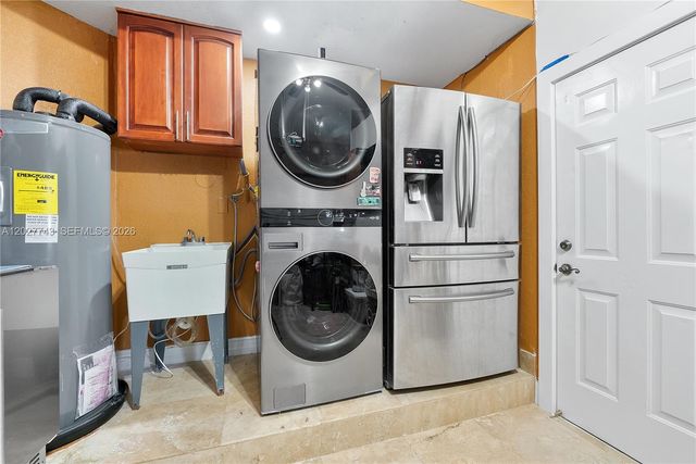 16732 NW 89th Pl, Miami Lakes, FL 33018
