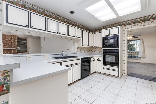 6215 mission hills, San Antonio, TX 78244