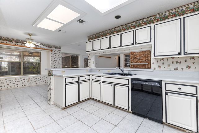 6215 mission hills, San Antonio, TX 78244