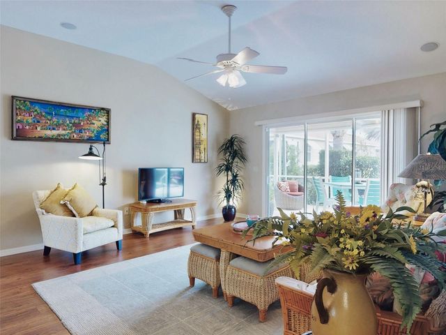 2752 IRIS WAY, The Villages, FL 32162