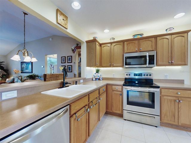 2752 IRIS WAY, The Villages, FL 32162