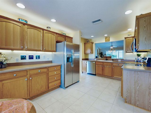 2752 IRIS WAY, The Villages, FL 32162