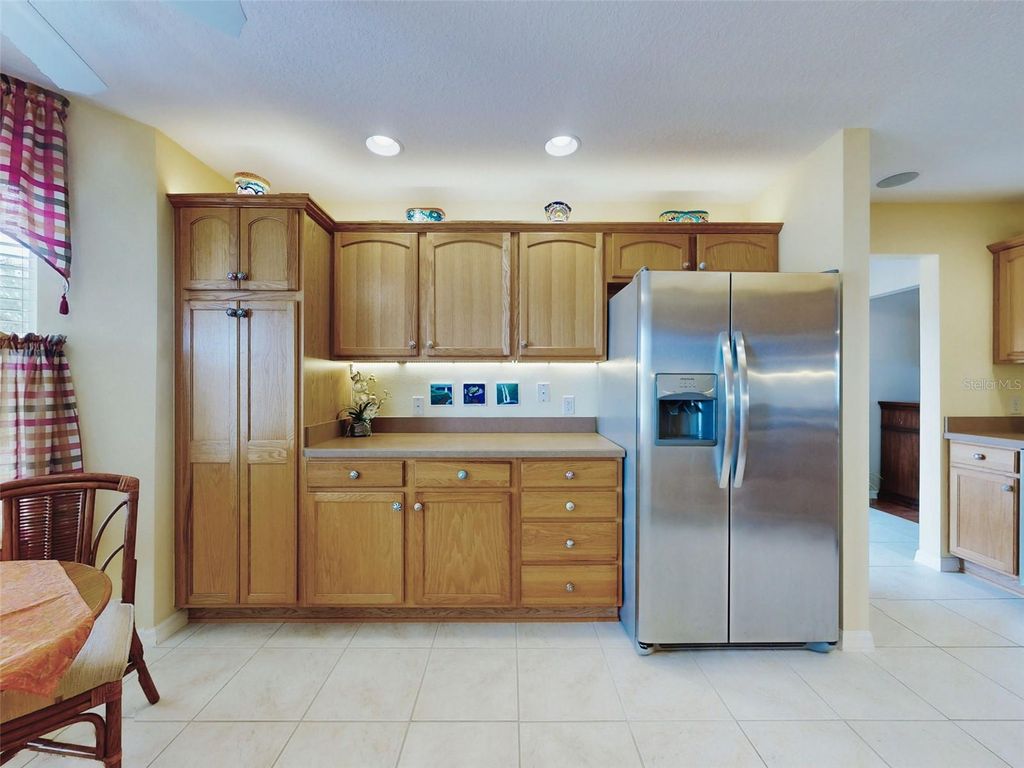 Image 22 of property listing at 2752 IRIS WAY, The Villages, FL 32162