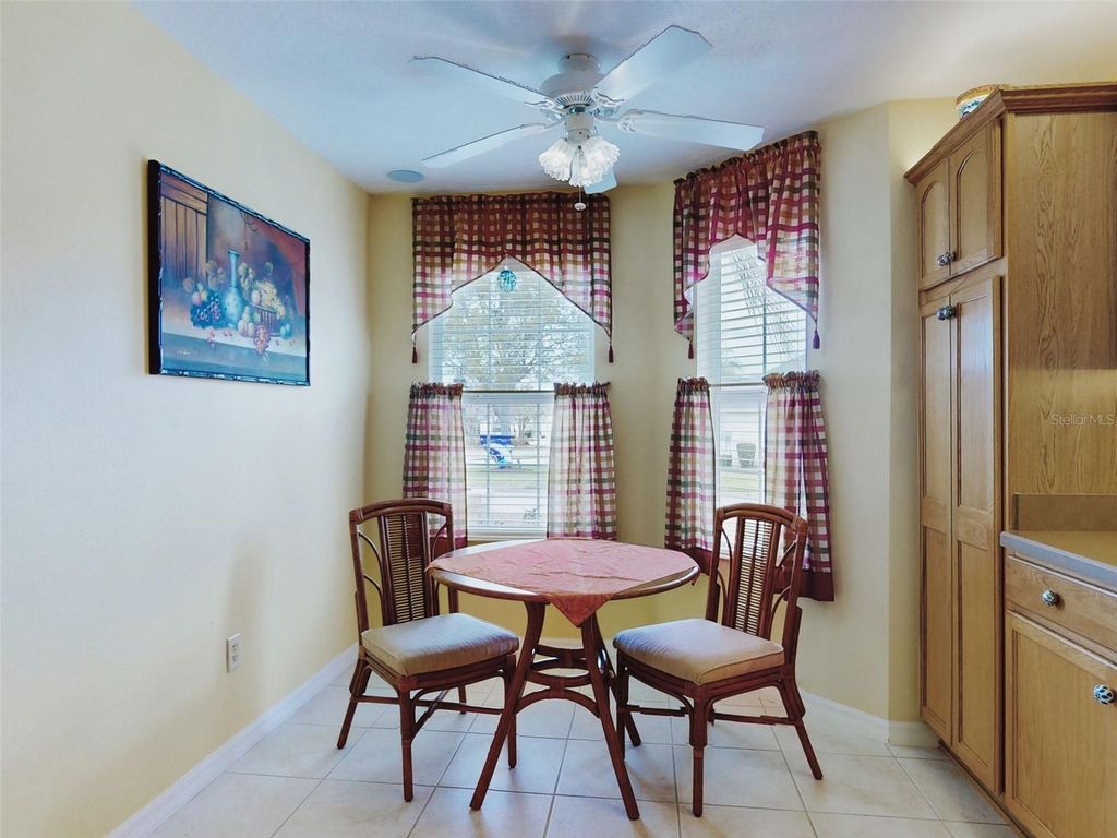 Image 28 of property listing at 2752 IRIS WAY, The Villages, FL 32162