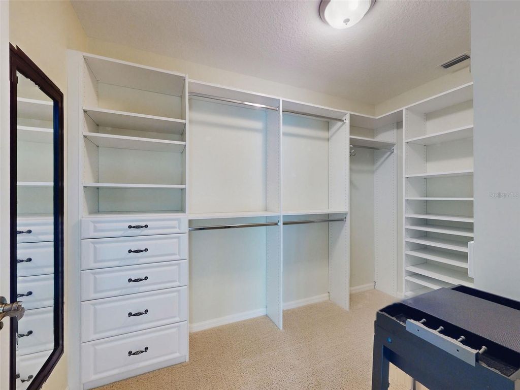 Image 33 of property listing at 2752 IRIS WAY, The Villages, FL 32162