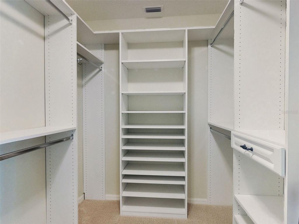 Image 34 of property listing at 2752 IRIS WAY, The Villages, FL 32162