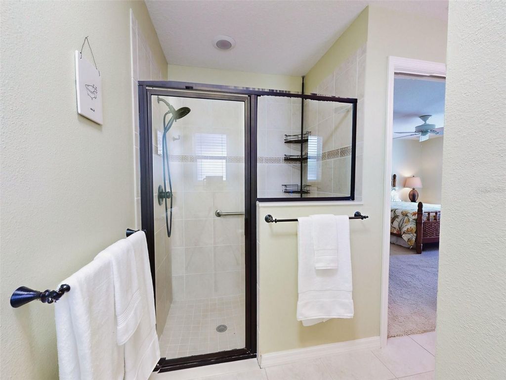 Image 37 of property listing at 2752 IRIS WAY, The Villages, FL 32162