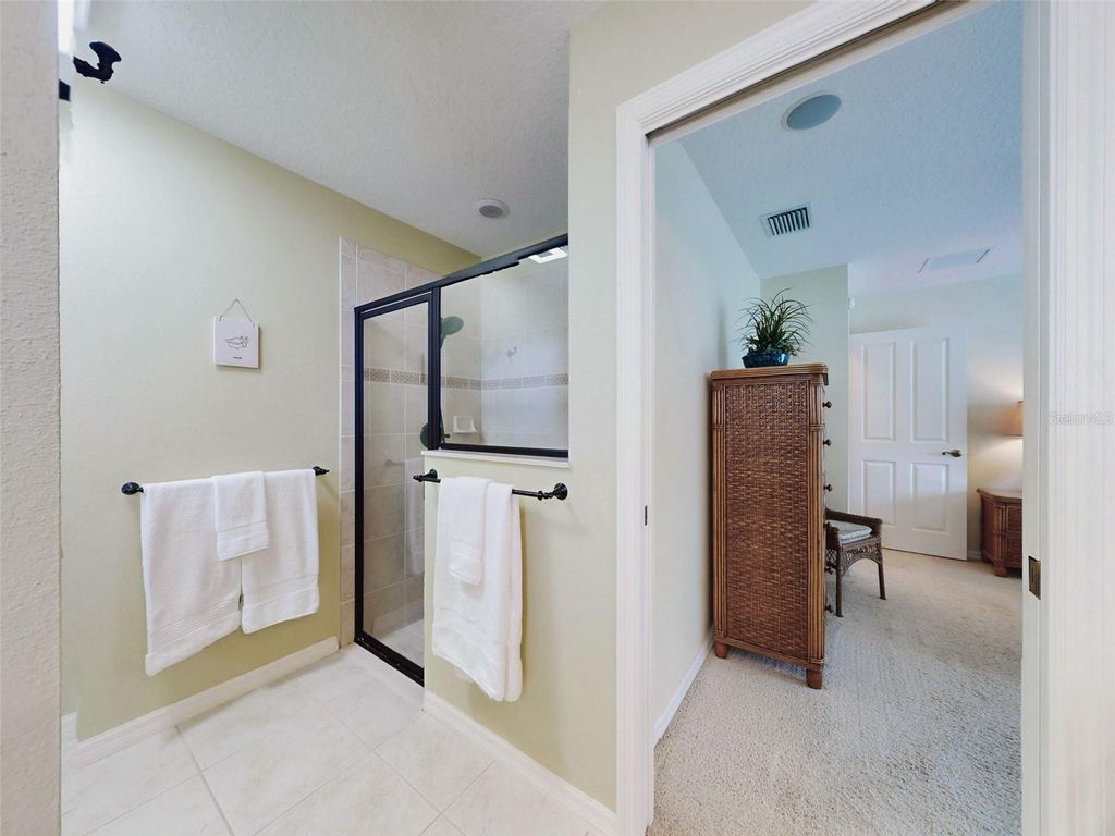 Image 38 of property listing at 2752 IRIS WAY, The Villages, FL 32162