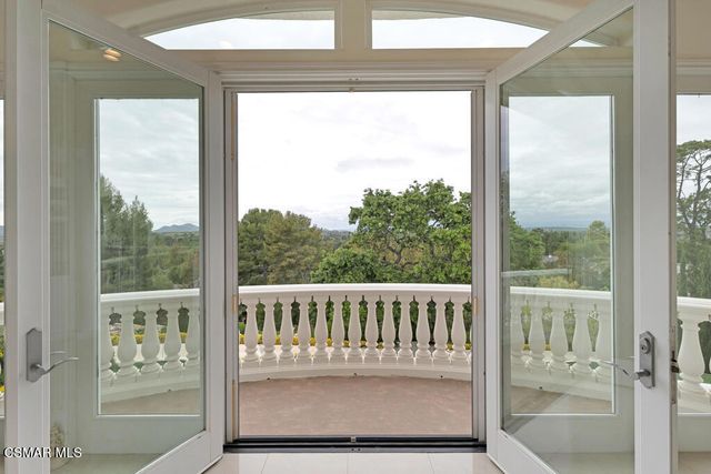 932 Rosario Drive, Thousand Oaks, CA 91362