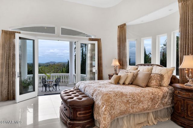 932 Rosario Drive, Thousand Oaks, CA 91362