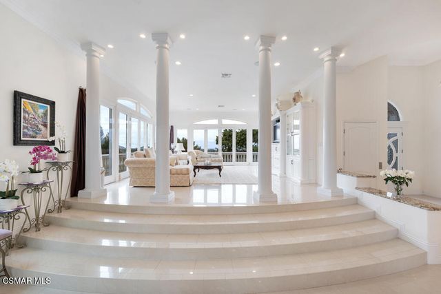 932 Rosario Drive, Thousand Oaks, CA 91362