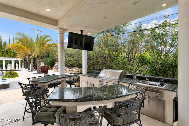 932 Rosario Drive, Thousand Oaks, CA 91362