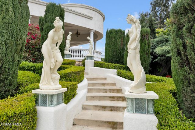 932 Rosario Drive, Thousand Oaks, CA 91362